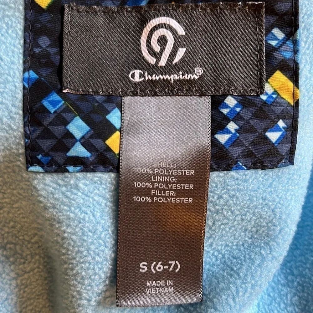 Champion kids blue checked winter jacket. Size Small (6/7)